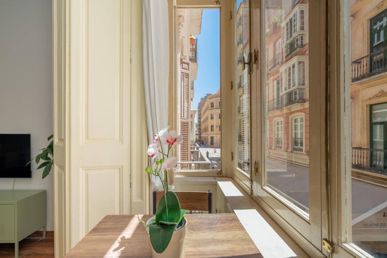 Lu&cia Calle Strachan Daire